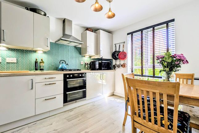 3, Skylark Street, Bordon photo 4