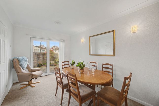 5 Fernlea, Altrincham photo 4