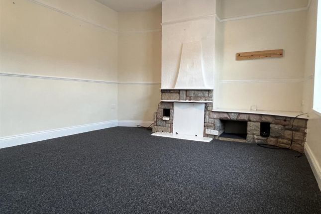Thumbnail Flat to rent in Harrison Street, Bloxwich, Walsall