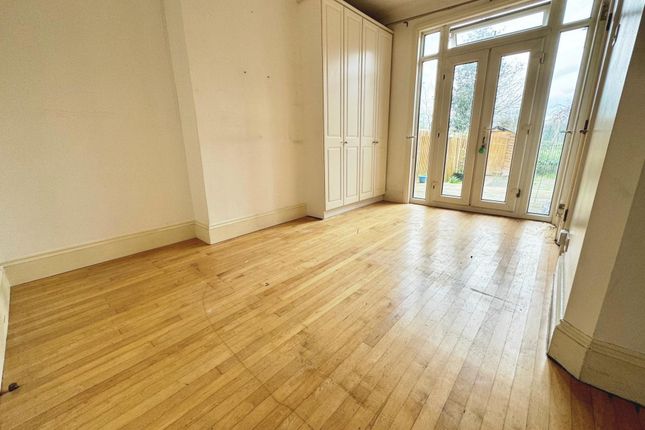 Flat to rent in St Michaels Road, Cricklewood