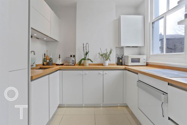 Flat for sale in Bartholomew Villas, London