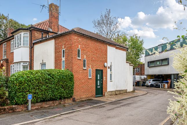 Grange View Road, Whetstone photo 4