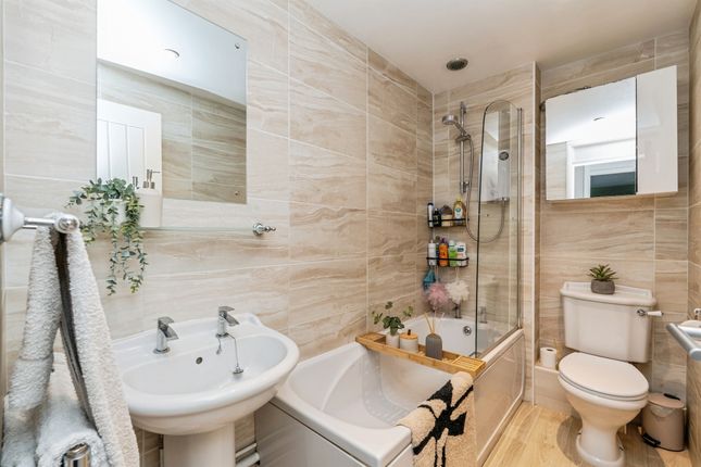 39, Kensington Fields, Southampton photo 5