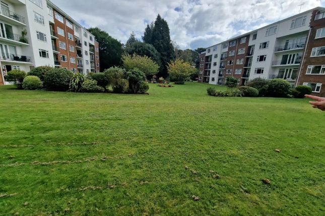 Flat to rent in The Avenue, Westbourne, Poole