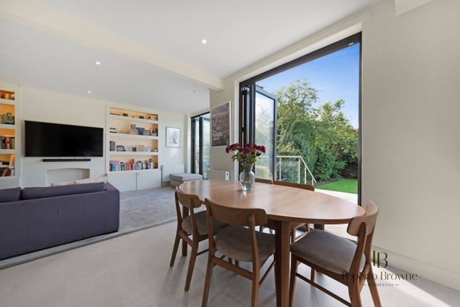 4, Wren Avenue, London photo 4