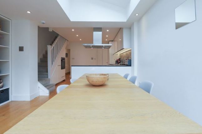 Thumbnail Town house to rent in Mount Street, Oxford