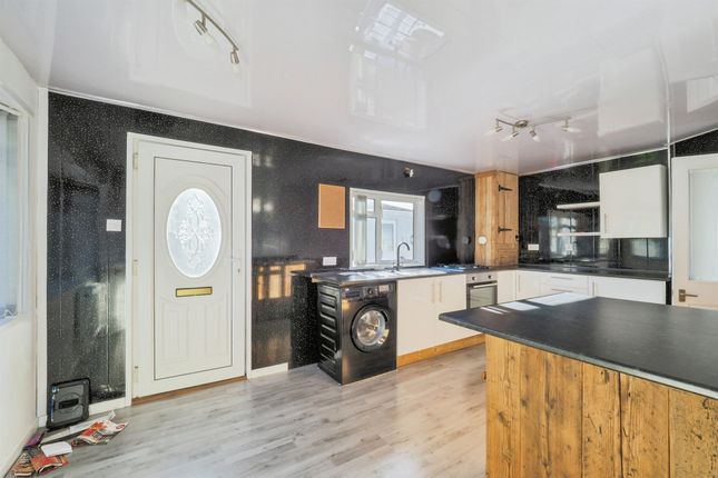 11, Cedar Avenue, Scunthorpe photo 4
