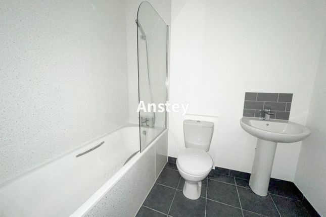 Flat to rent in Portswood Road, Southampton