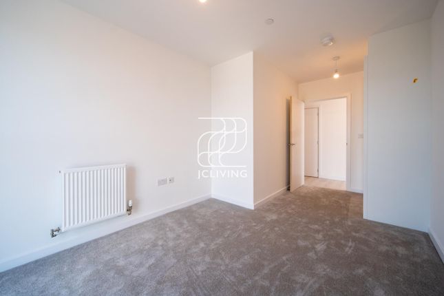Flat 71, Tabbard Apartments, East Acton Lane, London photo 4