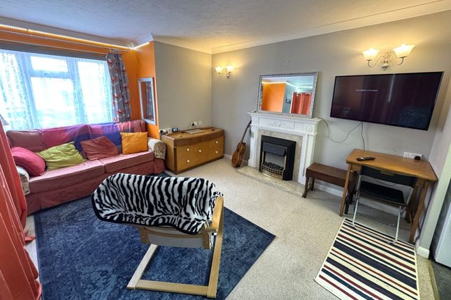 17, Stafford Road, Wallington photo 2