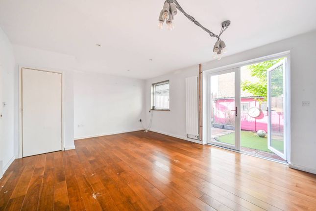 Thumbnail Property for sale in Bexhill Walk, Stratford, London
