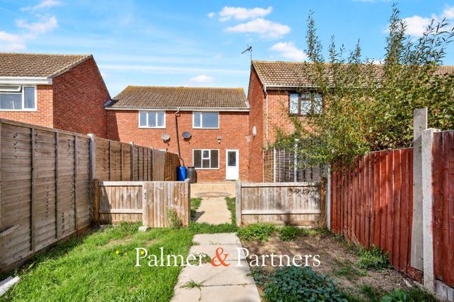 28, Dahlia Close, Essex photo 4