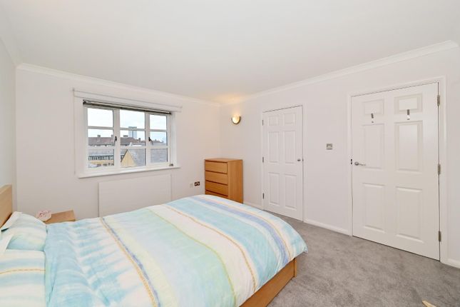 Flat to rent in Artillery House, Barge Lane, Victoria Park