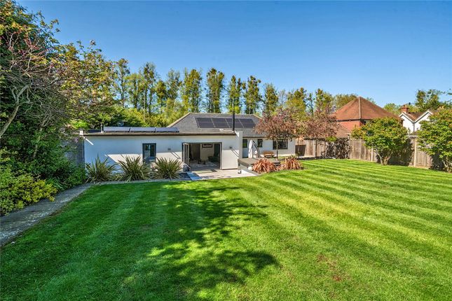 236, London Road, Surrey photo 2