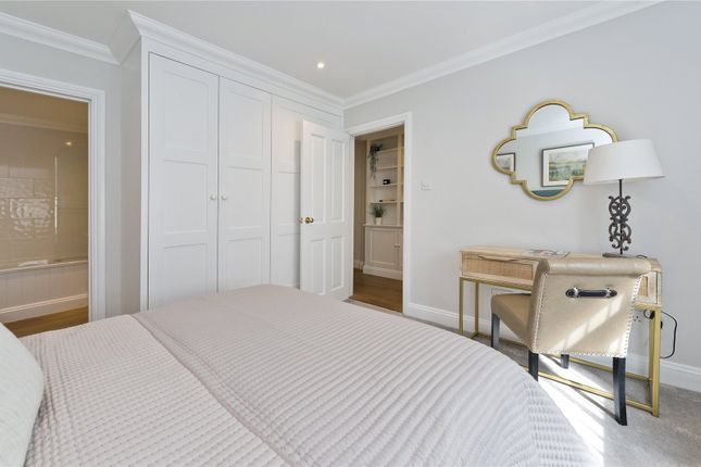 Flat for sale in Westbourne Park Road, London, UK