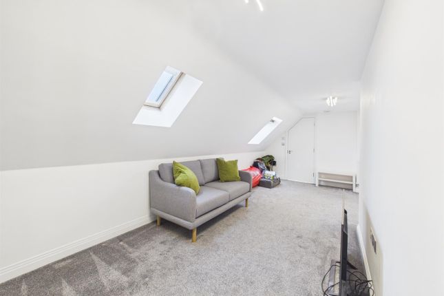 13, Nelson Court, Ruislip photo 4