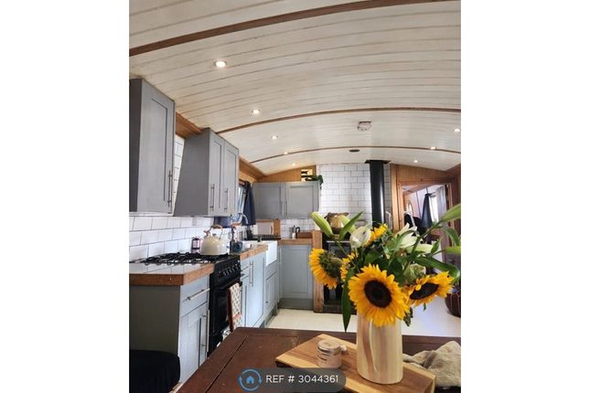 Houseboat, London photo 2