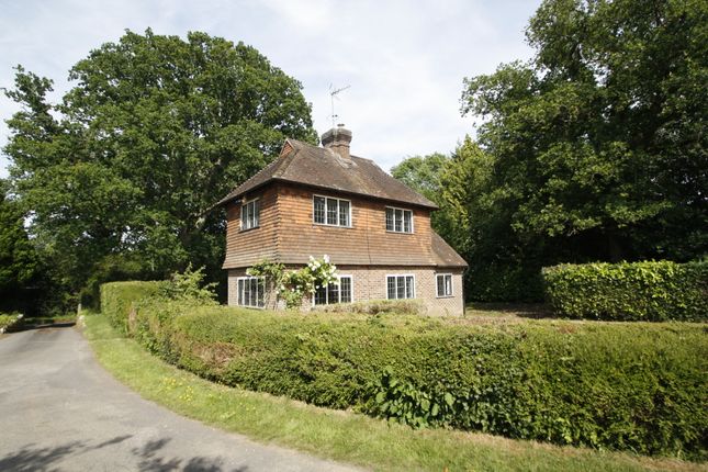 Thumbnail Cottage to rent in Pickhurst Road, Chiddingfold