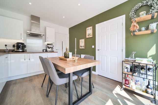 53, Basil Drive, Melksham photo 3