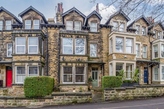 Flat to rent in Valley Drive, Harrogate