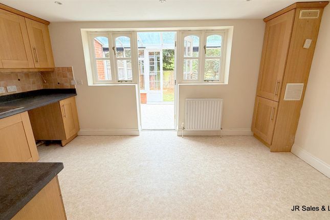 24, Tolmers Road, Cuffley Potters Bar photo 4