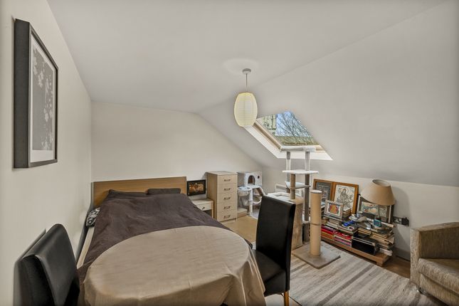 13, Flat 9, Breakspears Road, London photo 4