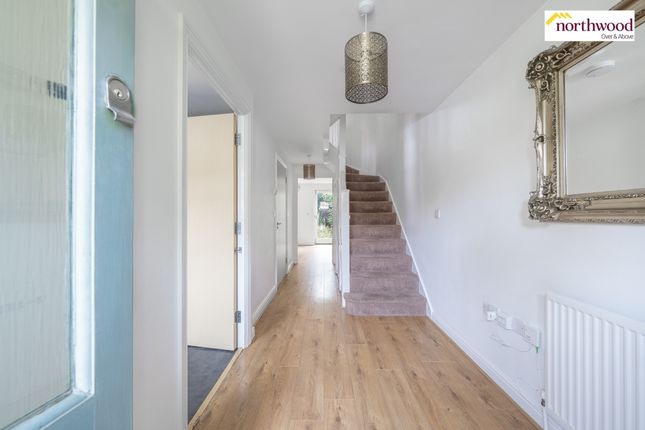 2, Wander Wharf, Kings Langley photo 2