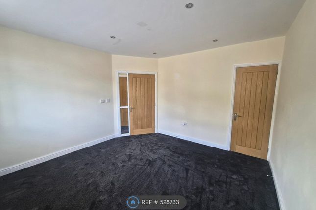 A Garratts Road, Bushey photo 3