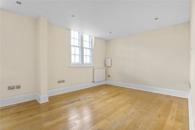 Flat for sale in Constable Mews, Bromley
