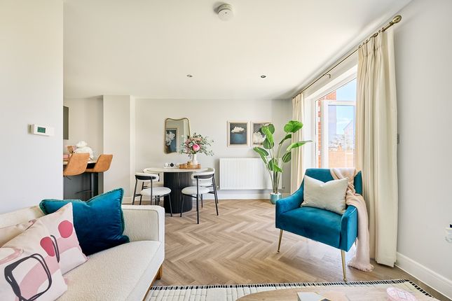 Open Plan Living/Dining Area With Plenty Of Room For Sofa, Table And Chairs