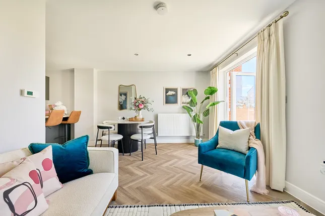 Taylor Wimpey Southern Counties - Regis Park