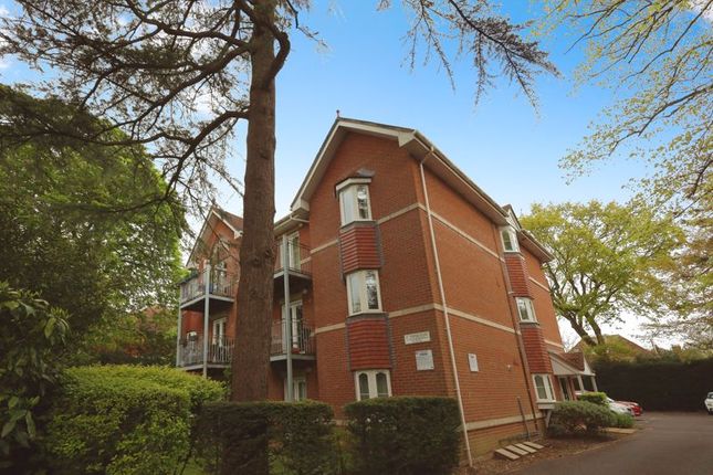 Thumbnail Flat for sale in Wellington Road, Bournemouth