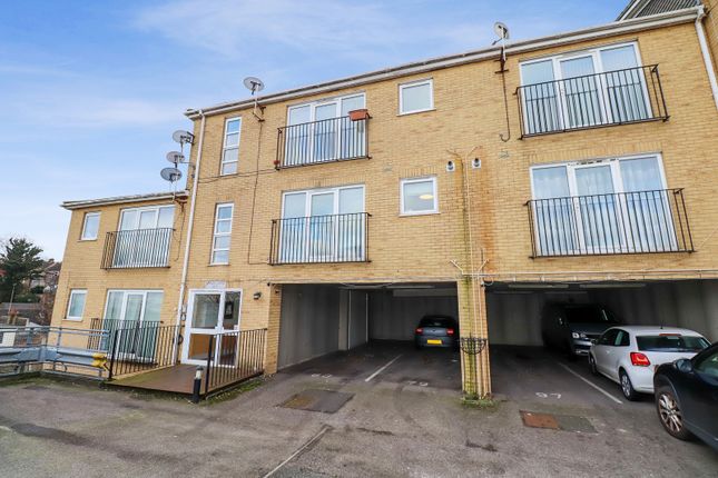 Thumbnail Flat for sale in Ruskin Road, Belvedere, Kent