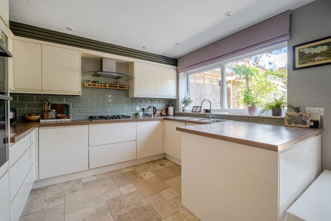 42, Arundel Drive, Hampshire photo 3