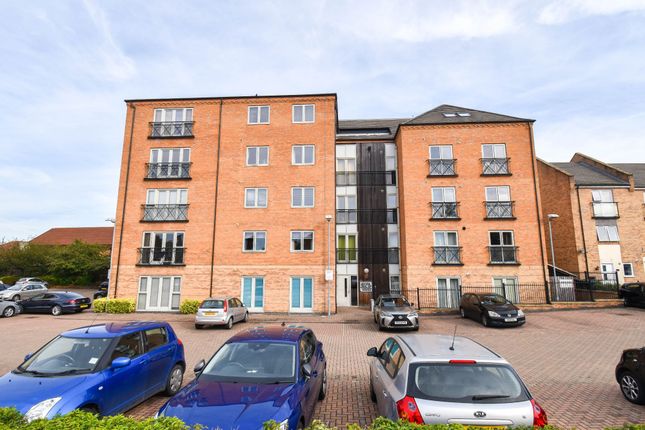 Thumbnail Flat for sale in Checkland Road, Thurmaston, Leicester