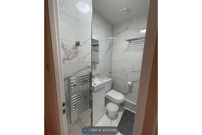 Apt  Metro Central Heights, Newington Causeway, London photo 4