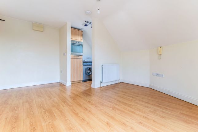 18, Home Farm House, Horsham photo 2