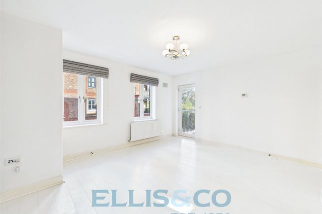 Flat 5, Piazza House,, Cannons Wharf, Kent photo 3