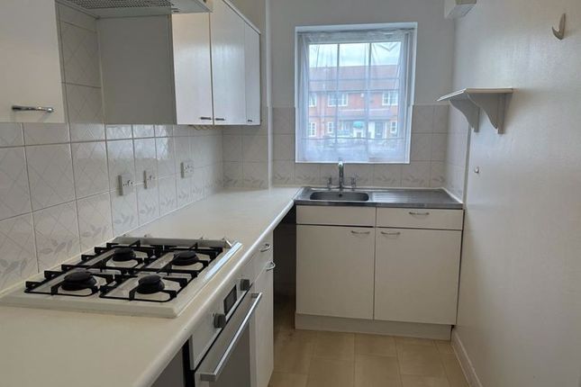 21, Spurcroft, Luton photo 3
