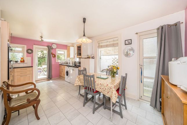 145, Southampton Way, London photo 4