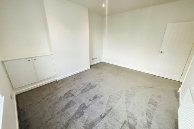 3 St. Huberts Road, Blackburn photo 3