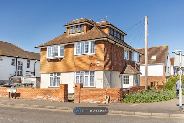 Studio flat on Southwell Park Road, Camberley, £595/mo