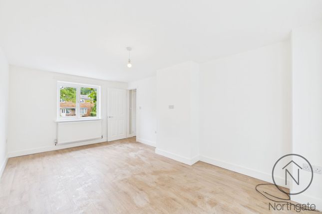 8 Eden Road, Newton Aycliffe photo 3