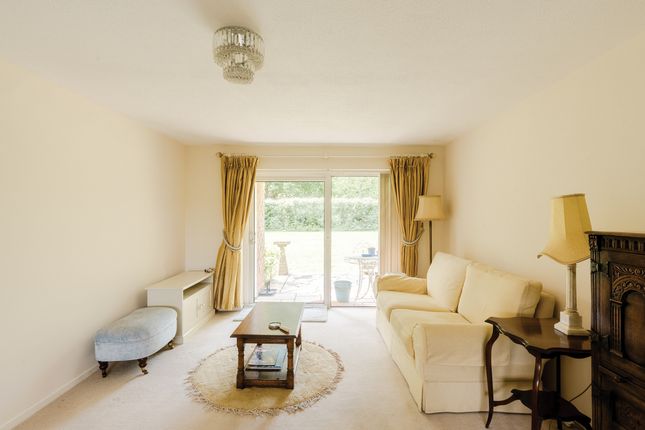 2 Henbury Gardens, Bristol photo 4
