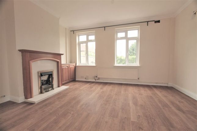 29, Longmead Road, Hayes photo 3