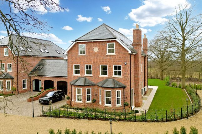 Link-detached house for sale in Magnolia Grove, Beaconsfield, Buckinghamshire