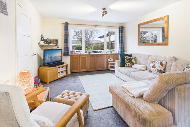 22, Browning Close, Berkshire photo 2