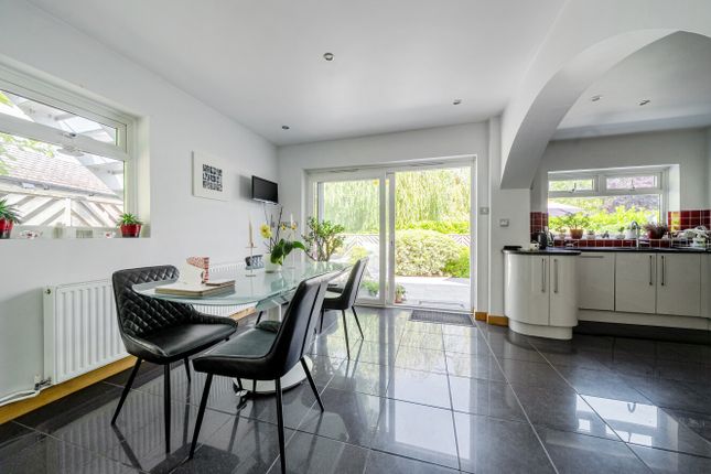 5, Lancaster Close, Bromley photo 3