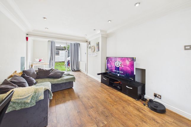 5, Deimos Drive, Hemel Hempstead photo 2