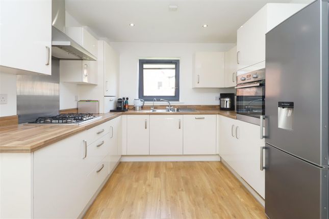 31, Churchill Road, Uxbridge photo 3